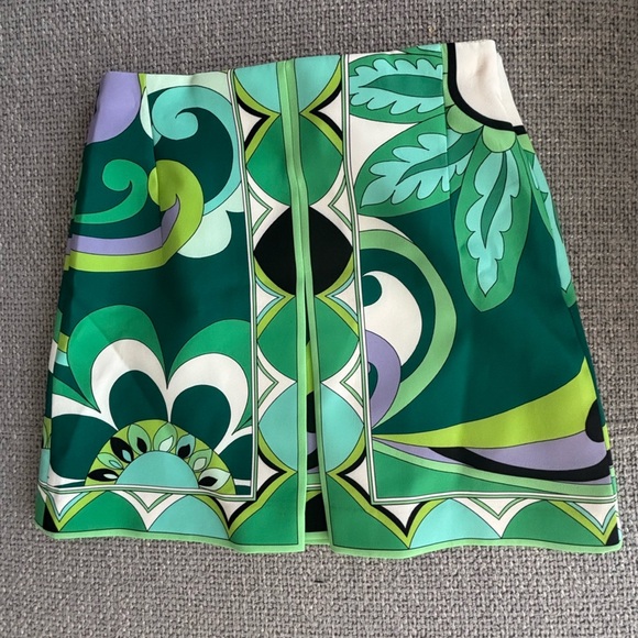 Zara Green Printed Mini Skirt – Size Small (Brand New, No Tag) - Picture 6 of 12